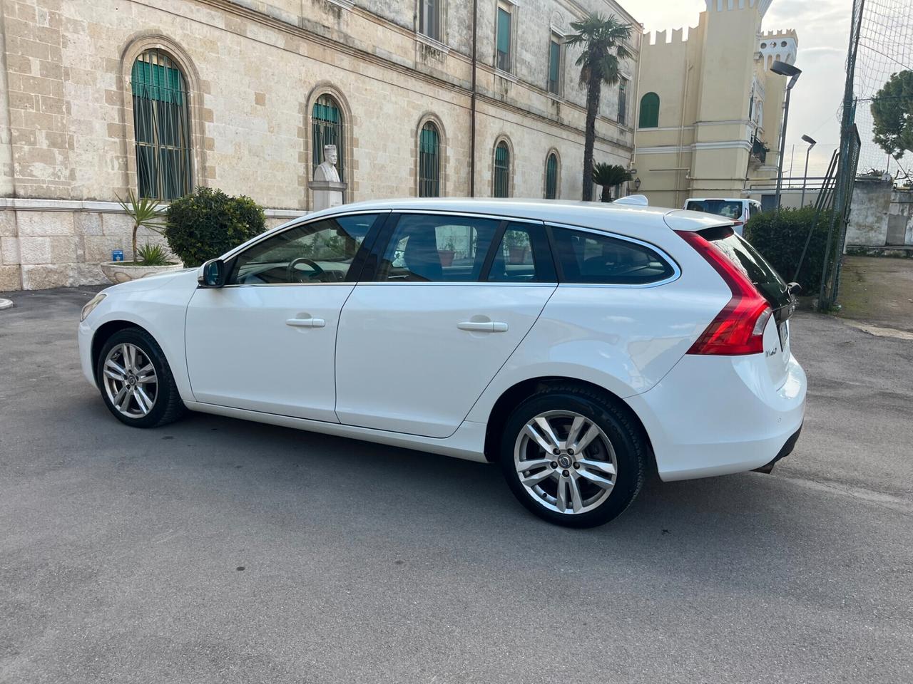 Volvo V60 D2 1.6 Diesel Full Optional