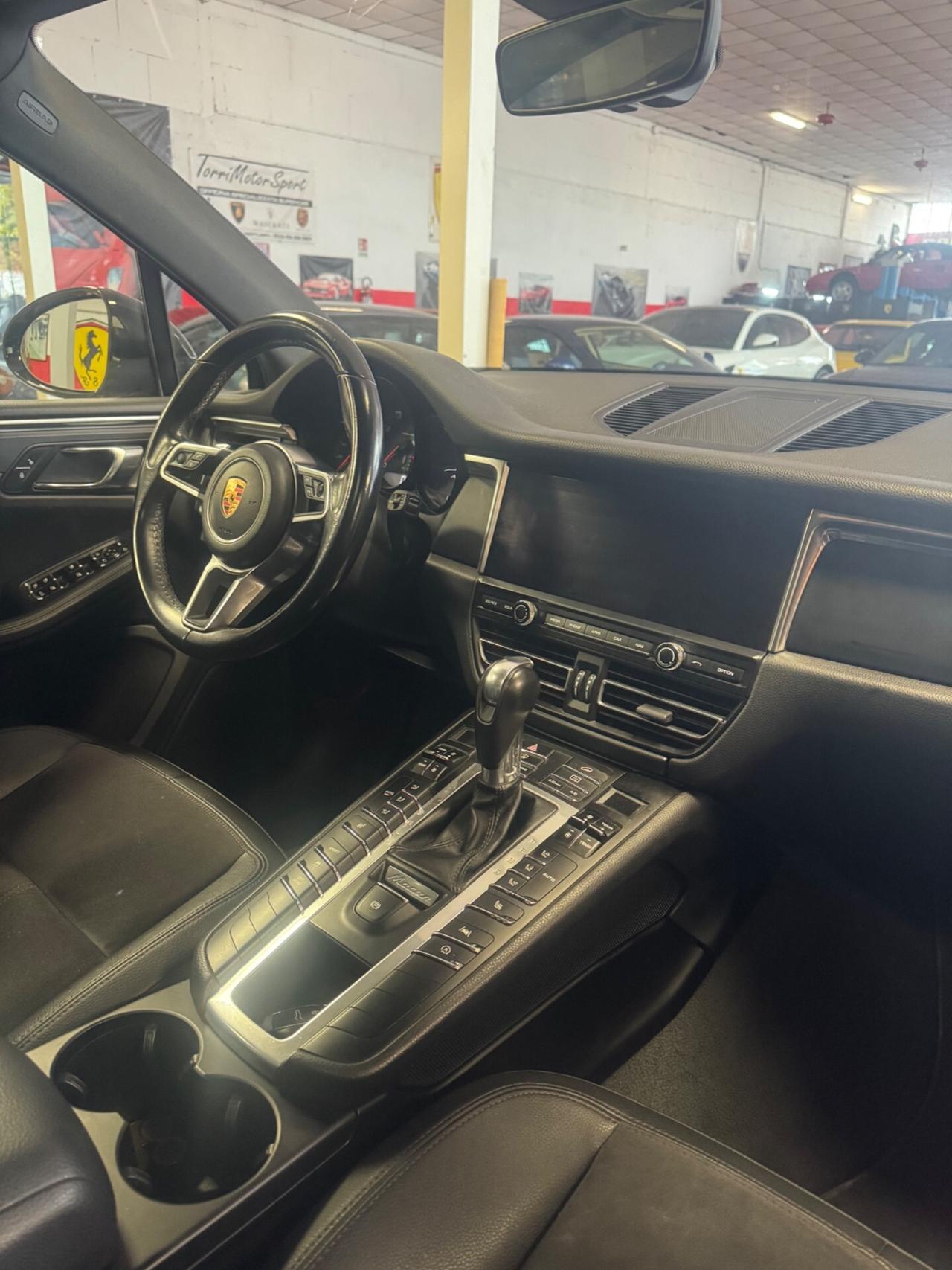 Porsche Macan 2.0 BENZINA 245Cv PERMUTE