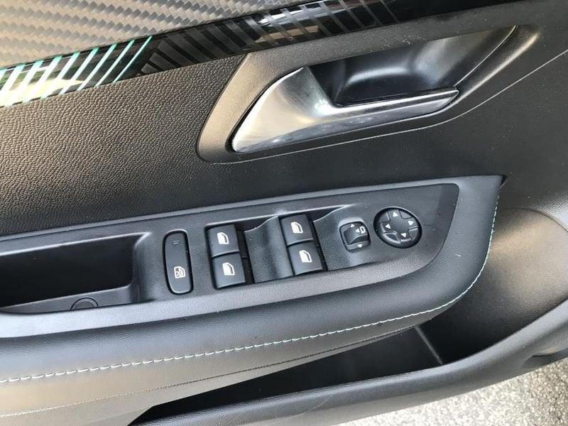 Peugeot 208 PureTech 100 Allure 5p OK NEOPATENTATI