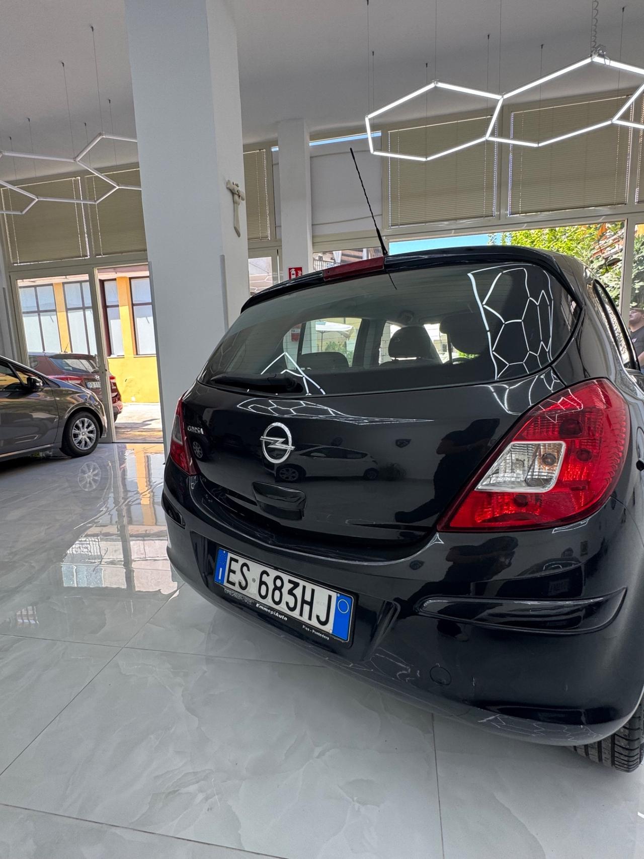 Opel Corsa 1.2 5 porte Sport