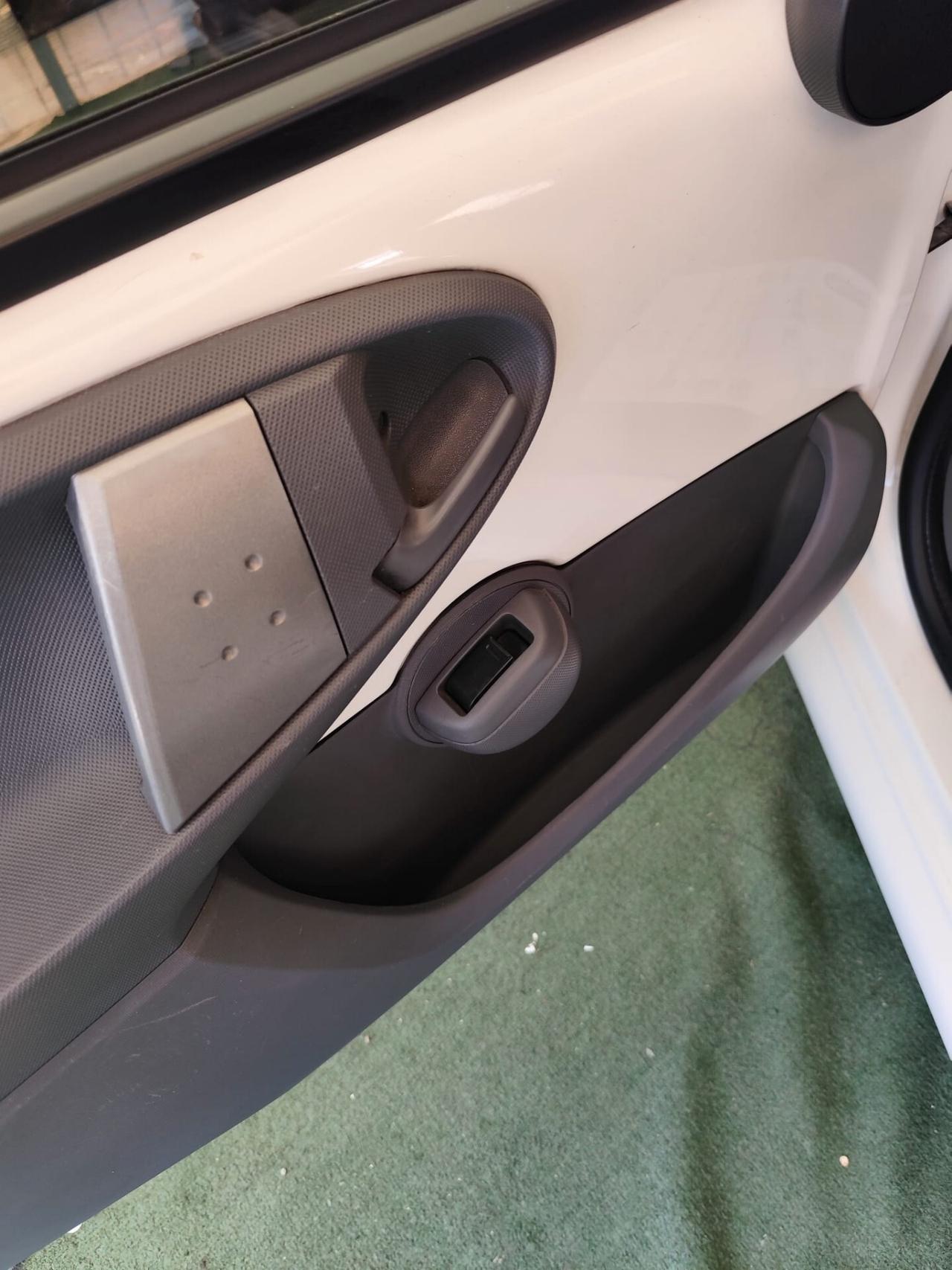 Toyota Aygo 1.0 12V VVT-i 5 porte Now Connect