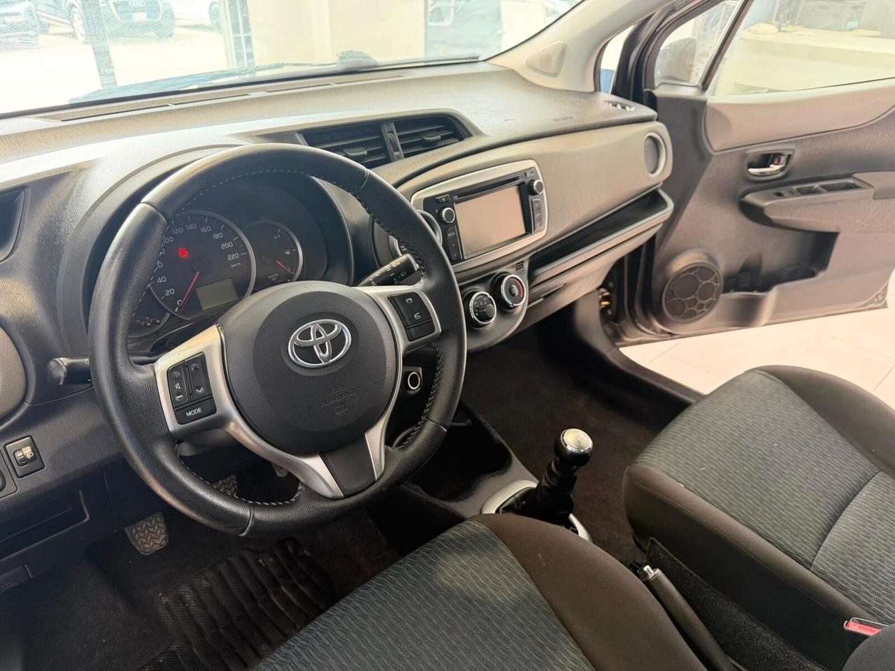 Toyota Yaris 1.0 5 porte Lounge