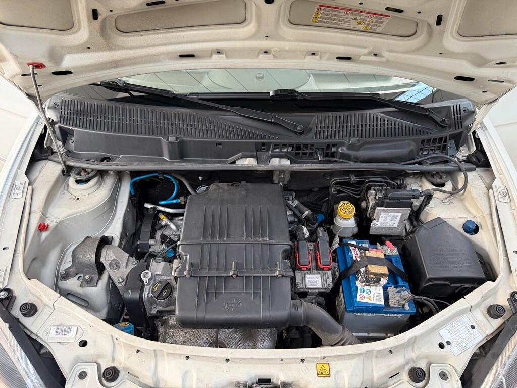 Lancia Ypsilon 1.2 69 CV Unyca