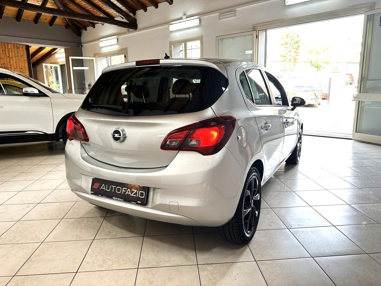 Opel Corsa 1.2 5 porte