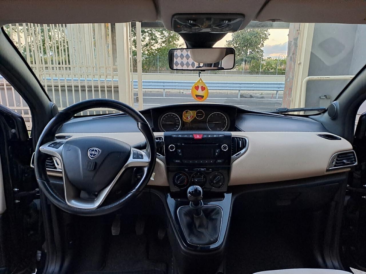 Lancia Ypsilon 0.9 TwinAir 85 CV 5 porte Metano Ecochic Gold
