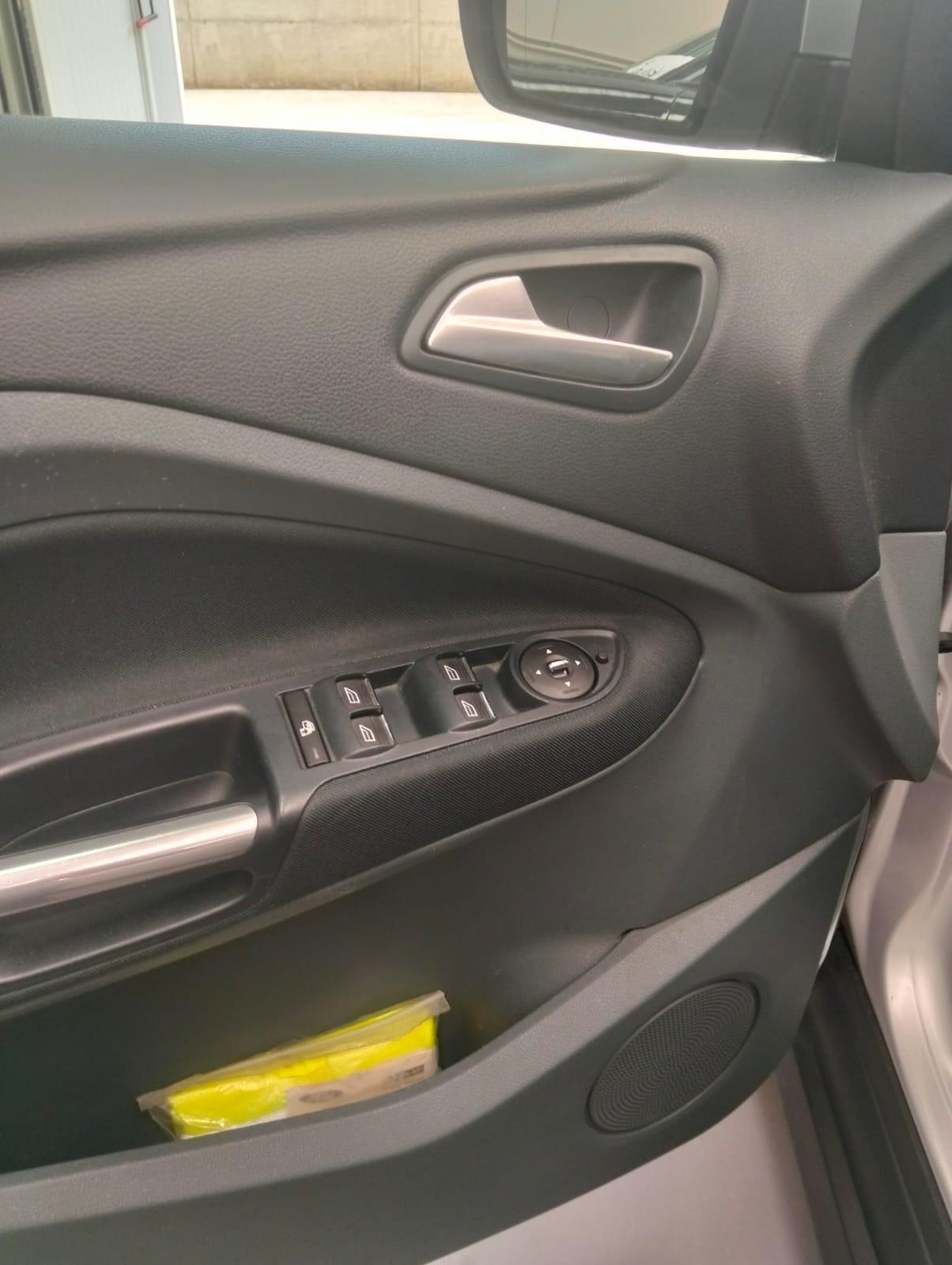 Ford C-Max 2.0 TDCi 115CV Powershift Titanium