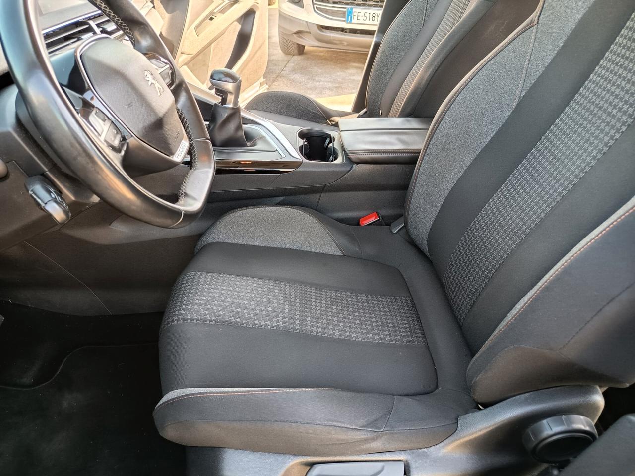 Peugeot 3008 BlueHDi 120 S&S Business