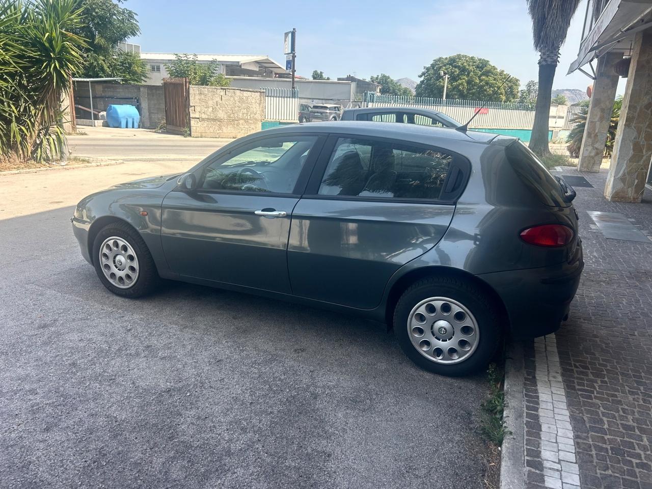 Alfa Romeo 147 1.9 JTD (115 CV) cat 5p. Distinctive