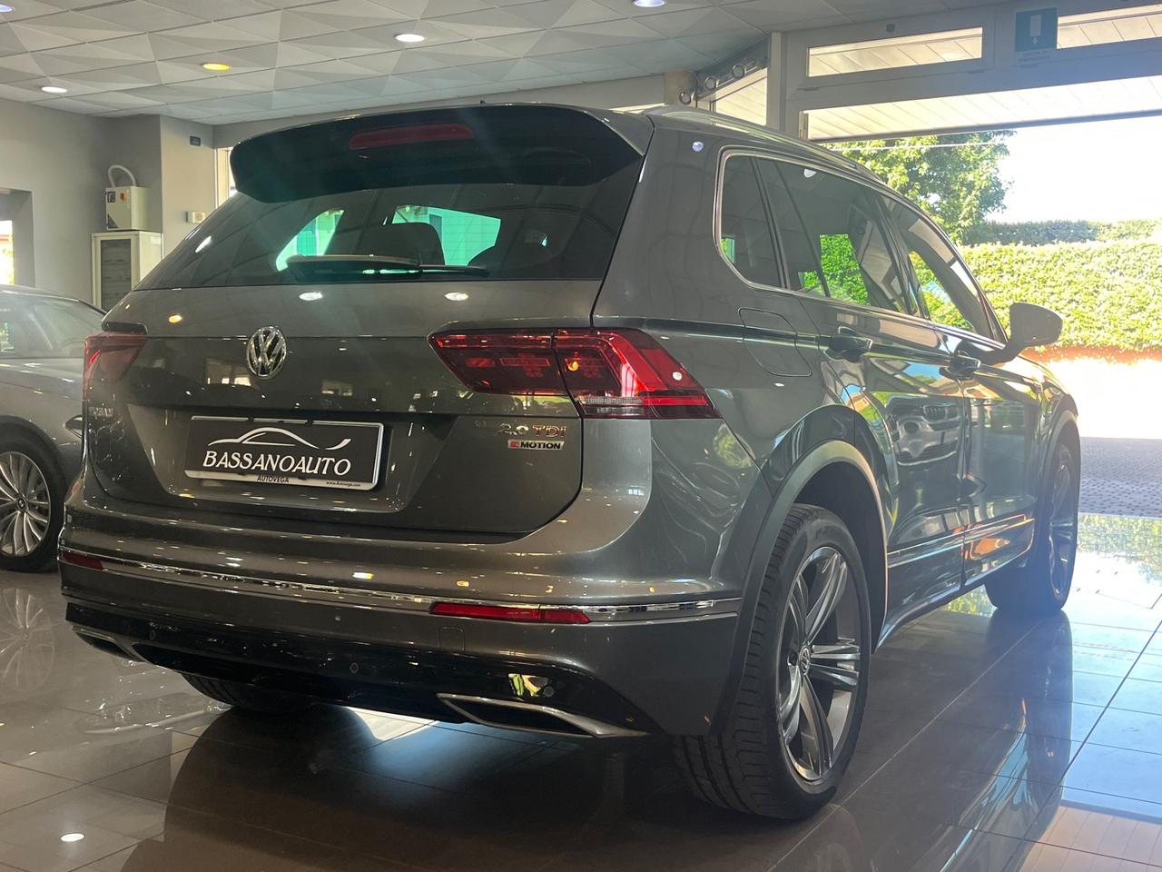 Volkswagen Tiguan 2.0 bitdi Executive R-Line 4motion 240cv dsg