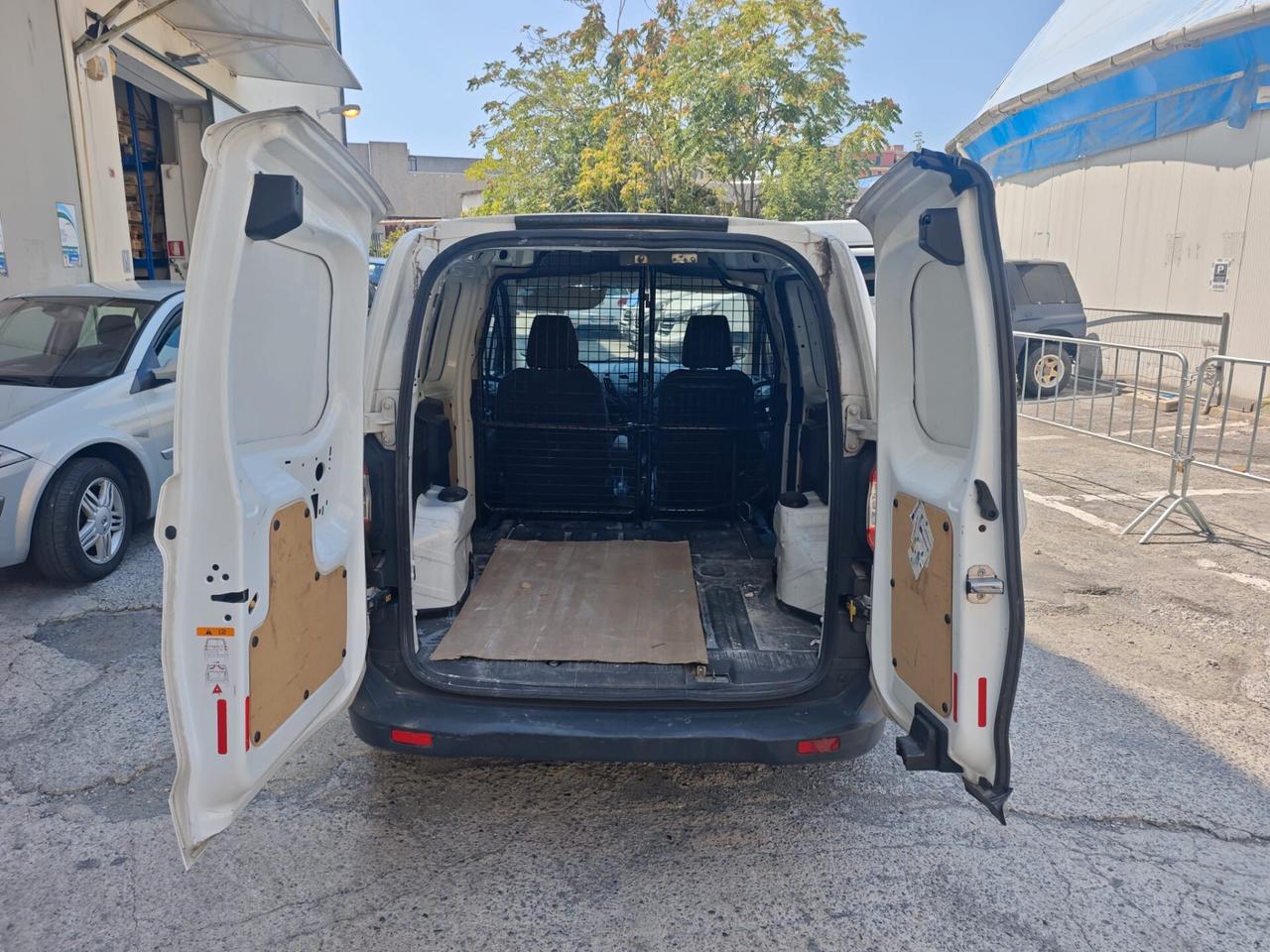 Ford Transit Courier - 2014