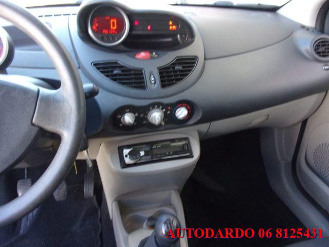 RENAULT Twingo 1.2 16V Quickshift Initiale