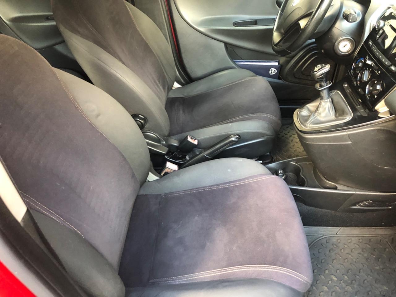 Lancia Ypsilon 0.9 TwinAir benzina/metano Ecochic