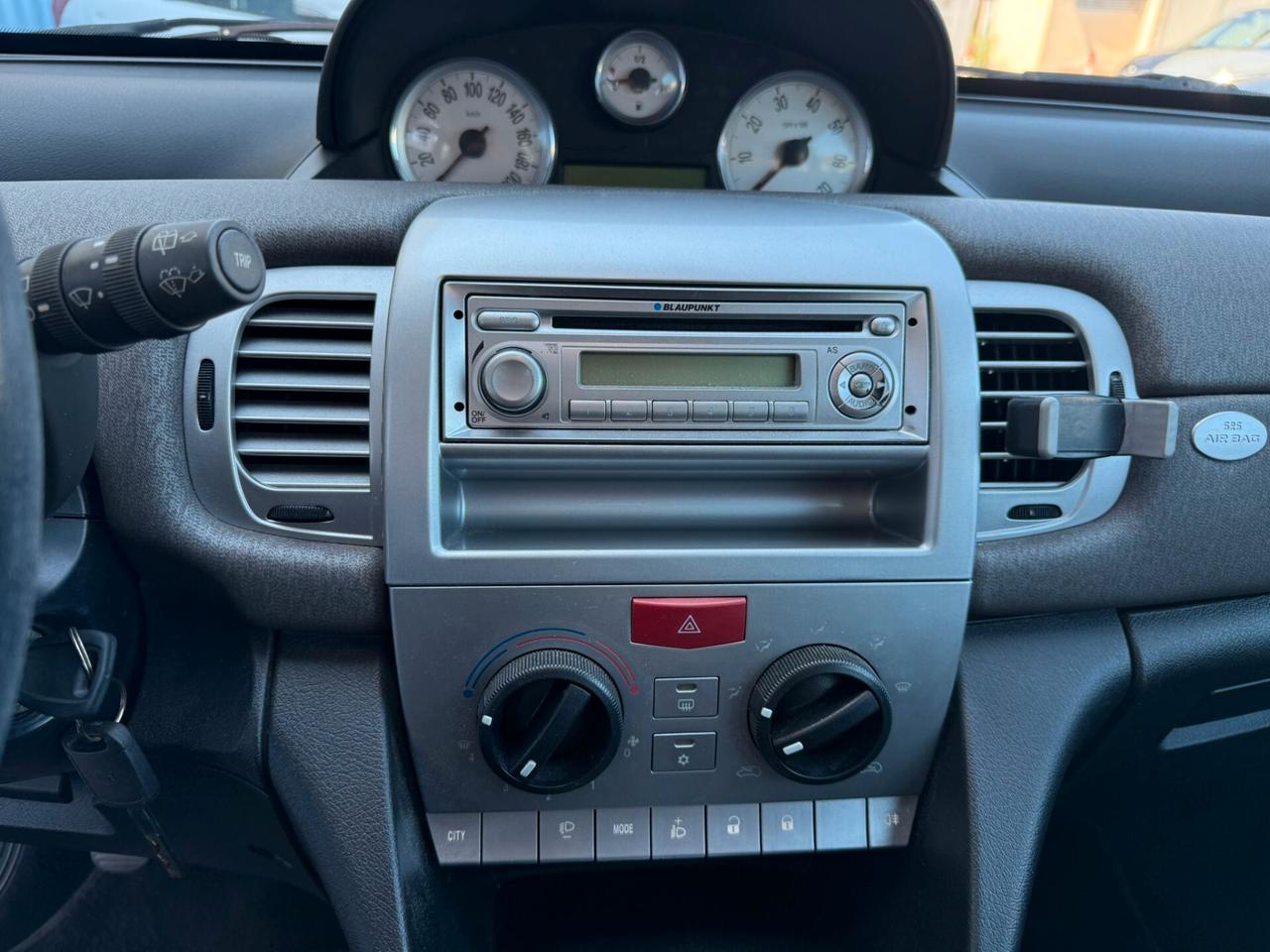 Lancia Ypsilon 1.3 MJT X NEOPATENTATI 2010