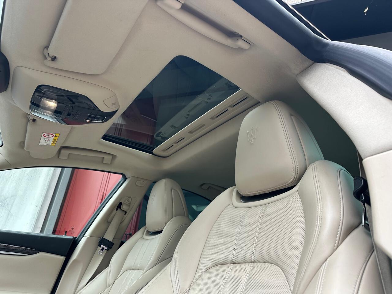 Maserati Ghibli V6 S Q4 tetto