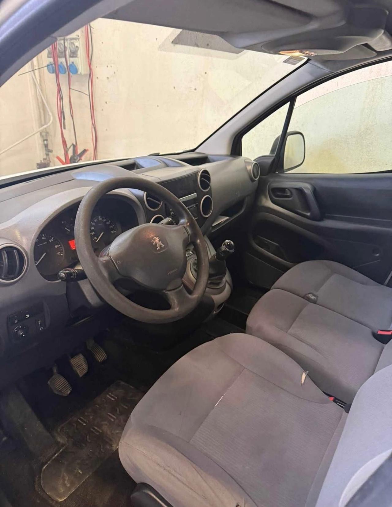 Peugeot partner GANCIO TRAINO 1150kg