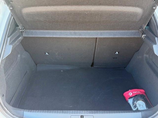 Peugeot 208 1.2 75 cv ok neopatentati