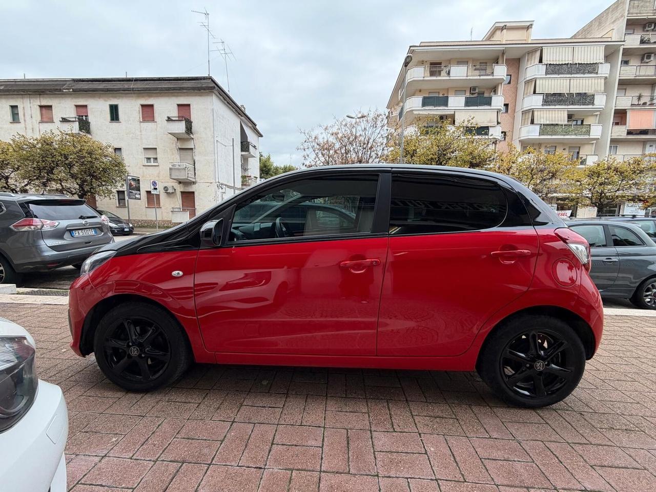 Peugeot 108 5 porte Allure 16.000KM