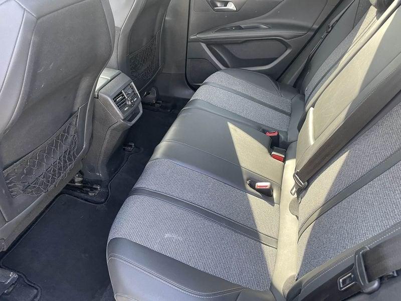 Peugeot 3008 BlueHDi 130 EAT8 S&S Allure
