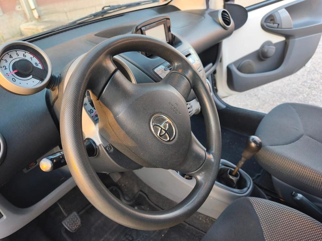 Toyota Aygo 2012----1.0 Benzina Neopatentati