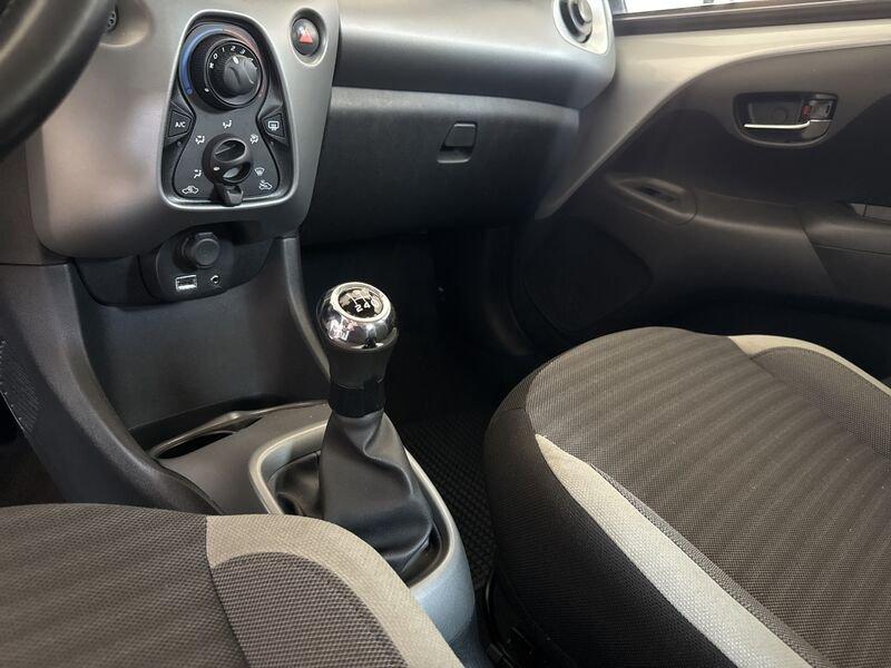 Toyota Aygo 1.0 VVT-i 69 CV 5 porte x-business