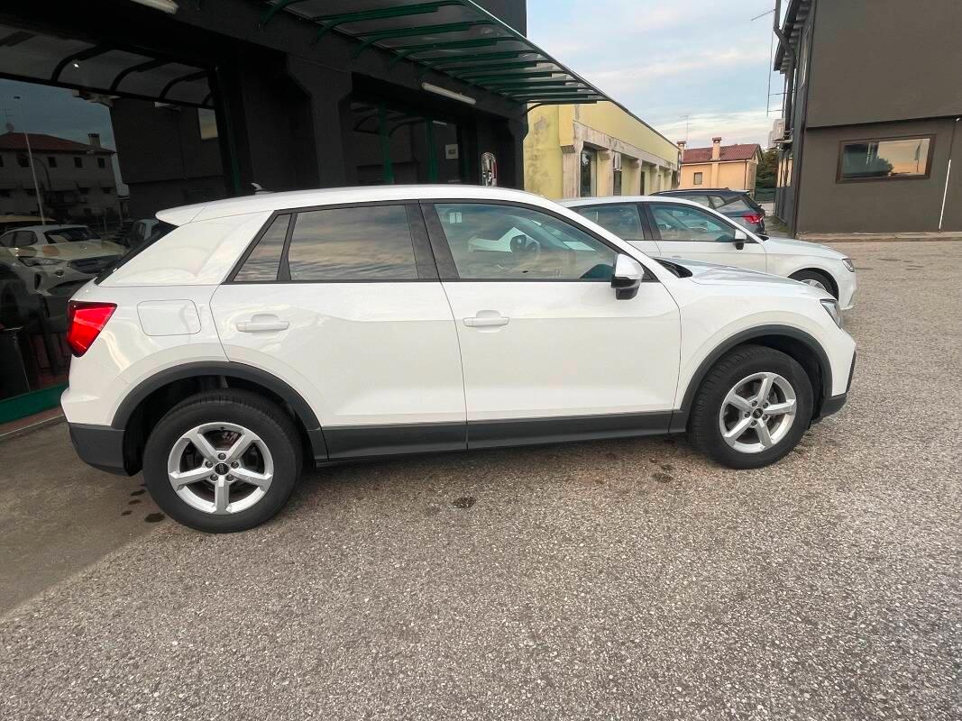 Audi Q2 30 2.0 tdi Business s-tronic FULL LED PDC