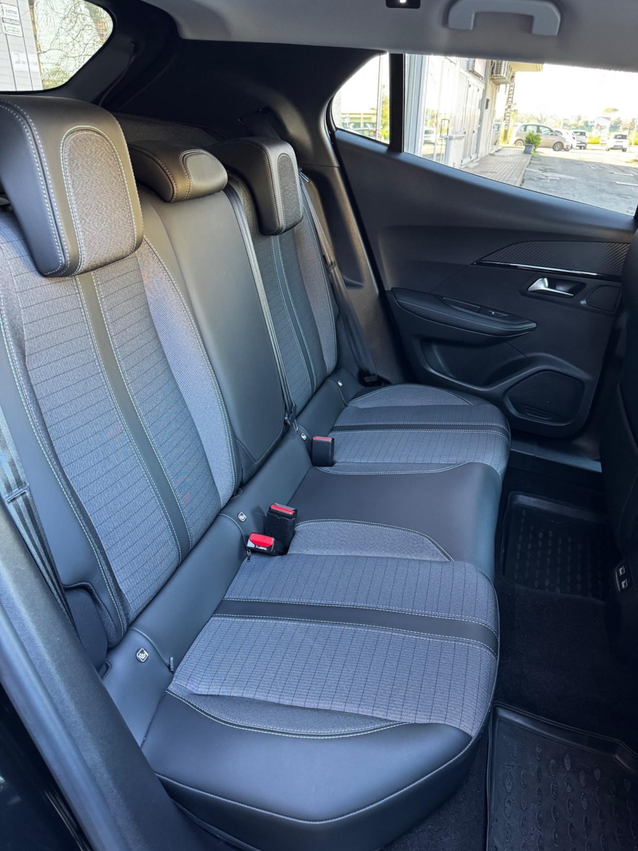 Peugeot 2008 BlueHDi 130 S&S EAT8 GT