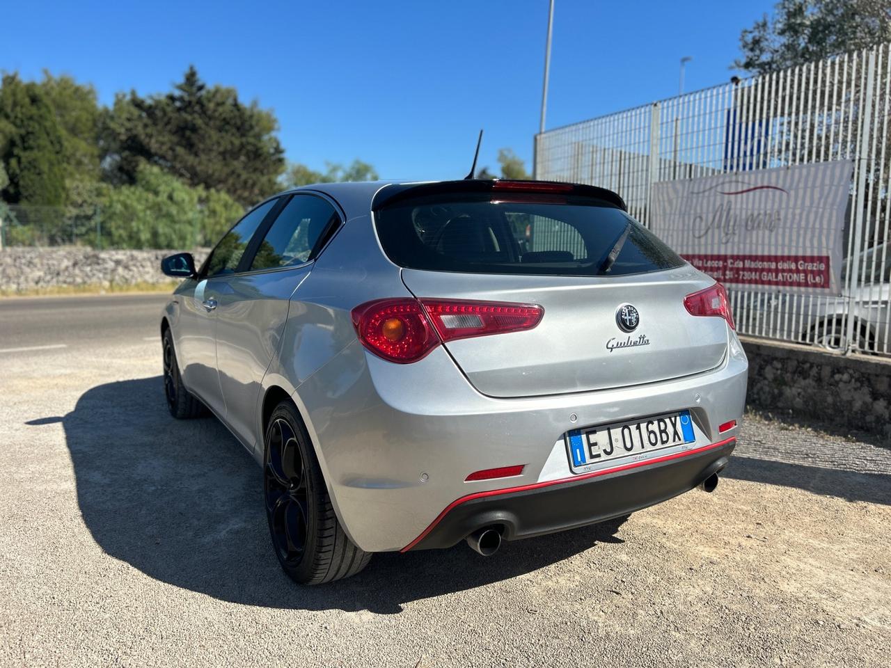 Alfa Romeo Giulietta 2.0 JTDm-2 140 CV Distinctive-2011