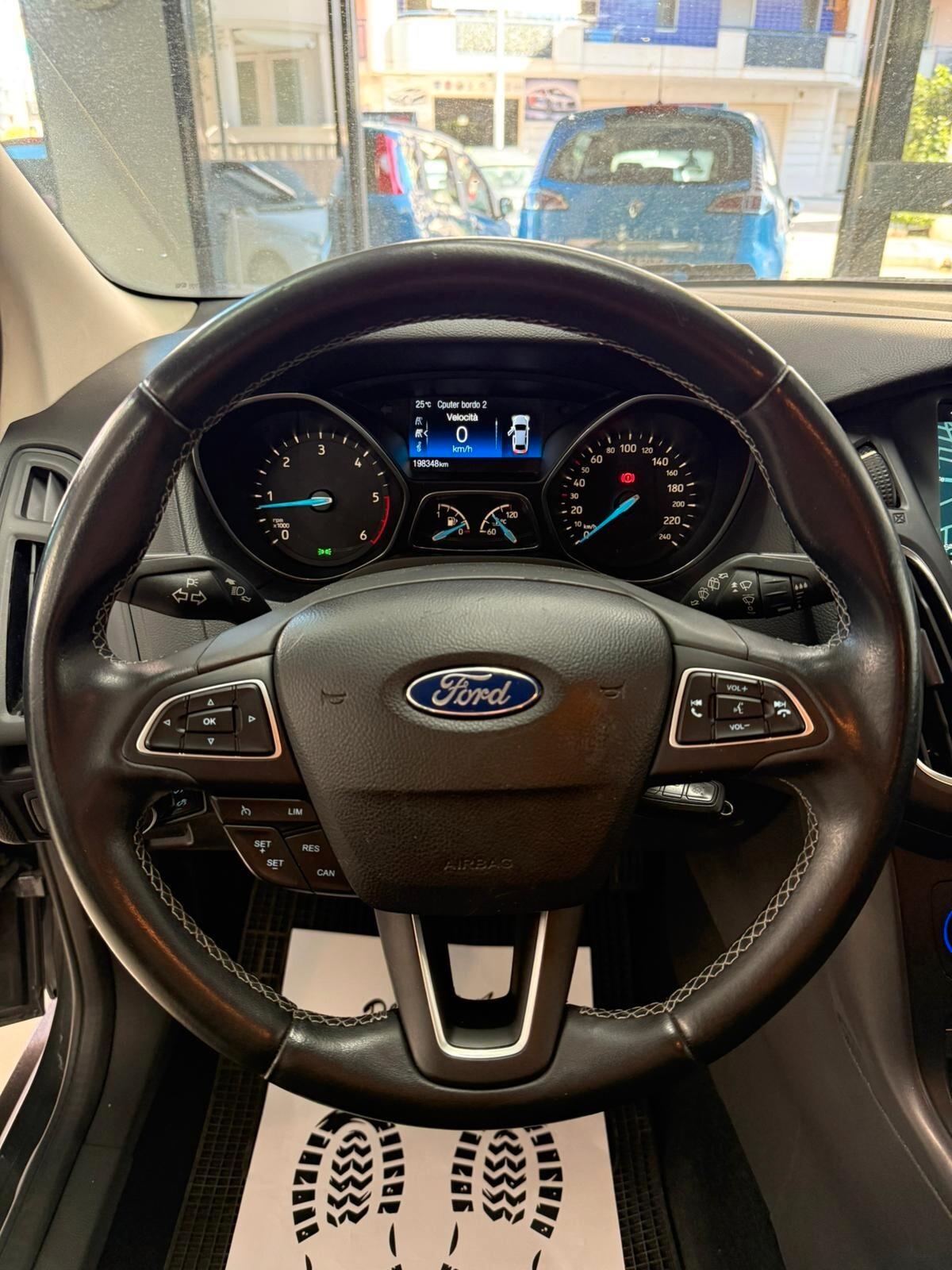 Ford Focus 1.5 TDCi 120 CV Start&Stop Powershift Titanium