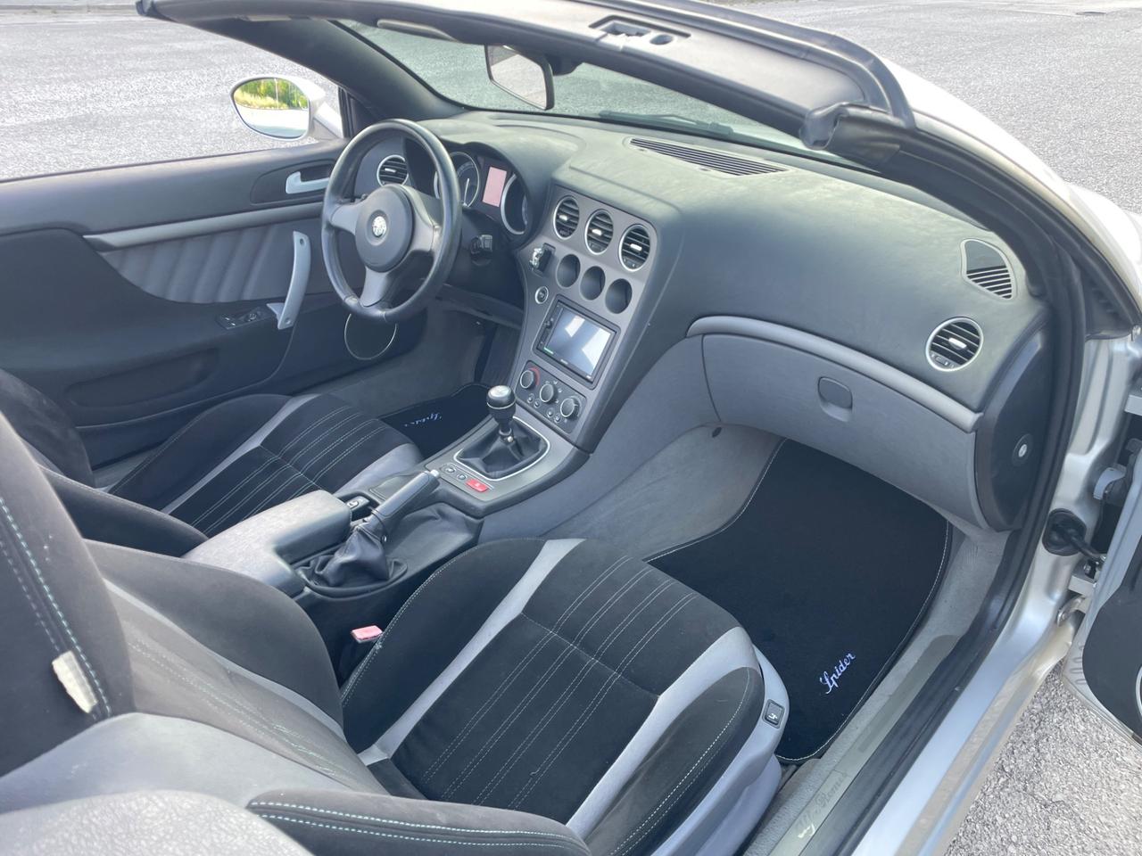 Alfa Romeo Spider Pirinfarina 2.2