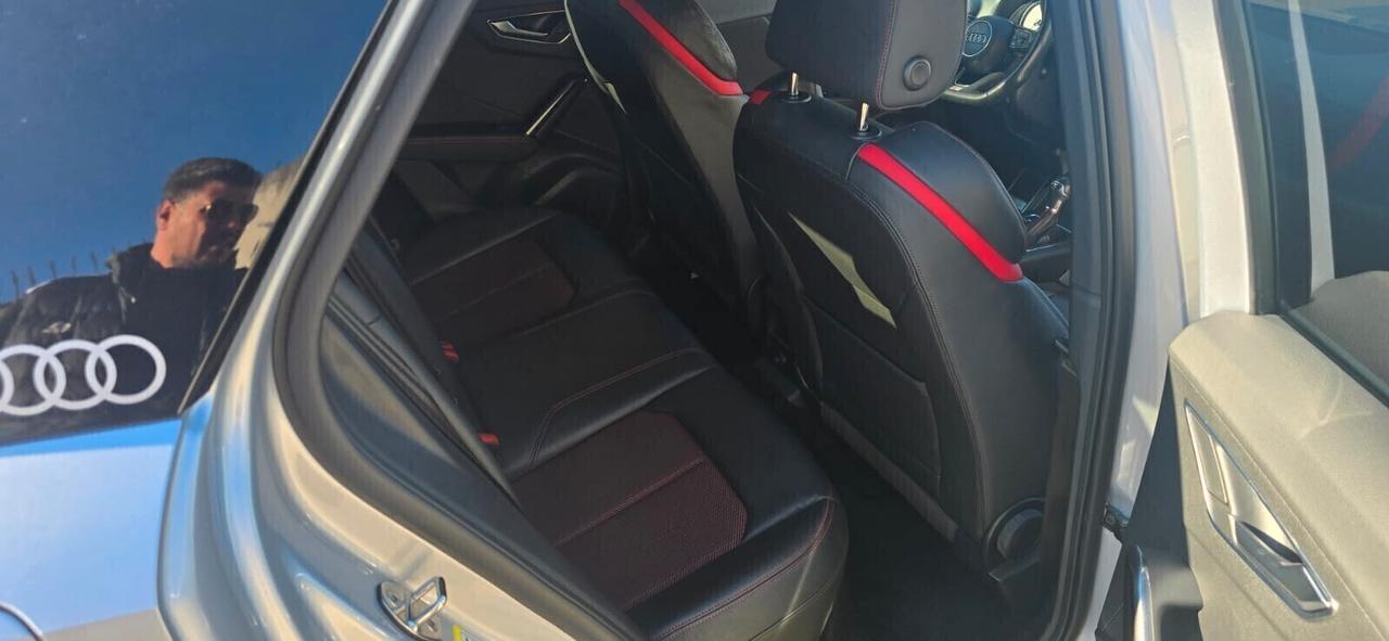 Audi Q2 SQ2 TFSI quattro S tronic sport attitude