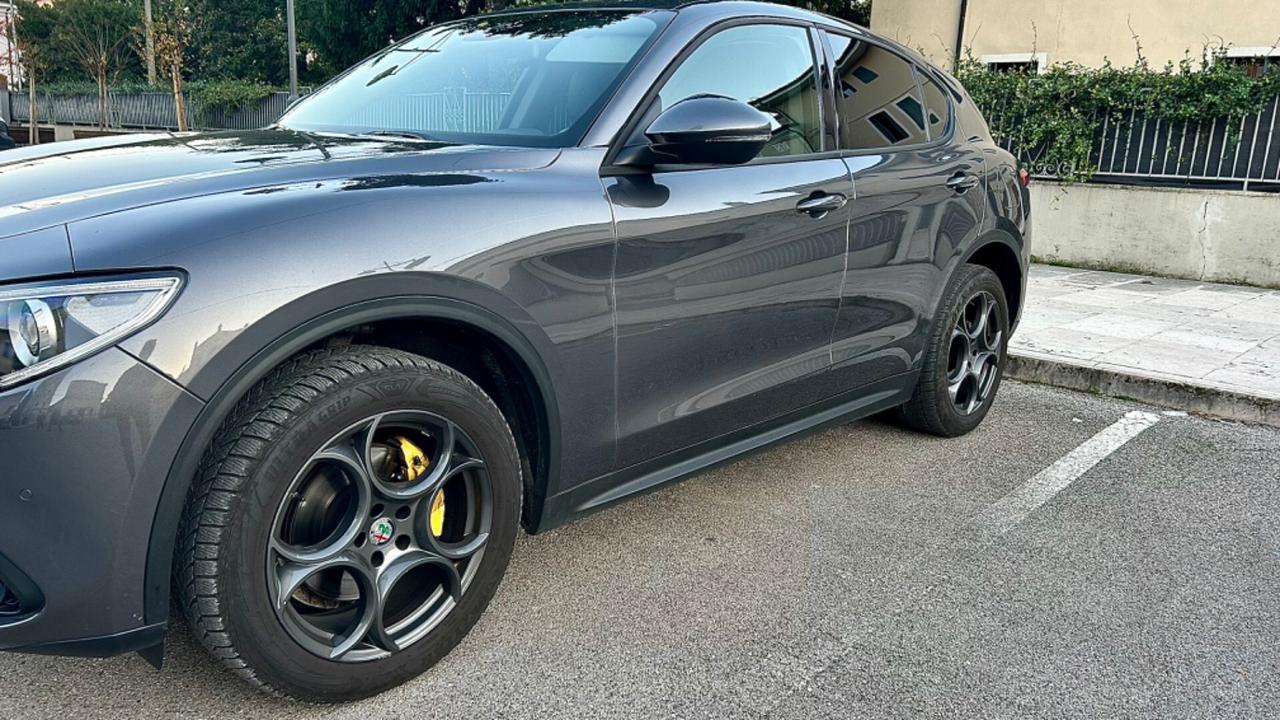 Alfa Romeo Stelvio 2.2 Turbodiesel 180 CV MOTORE NUOVO!!!