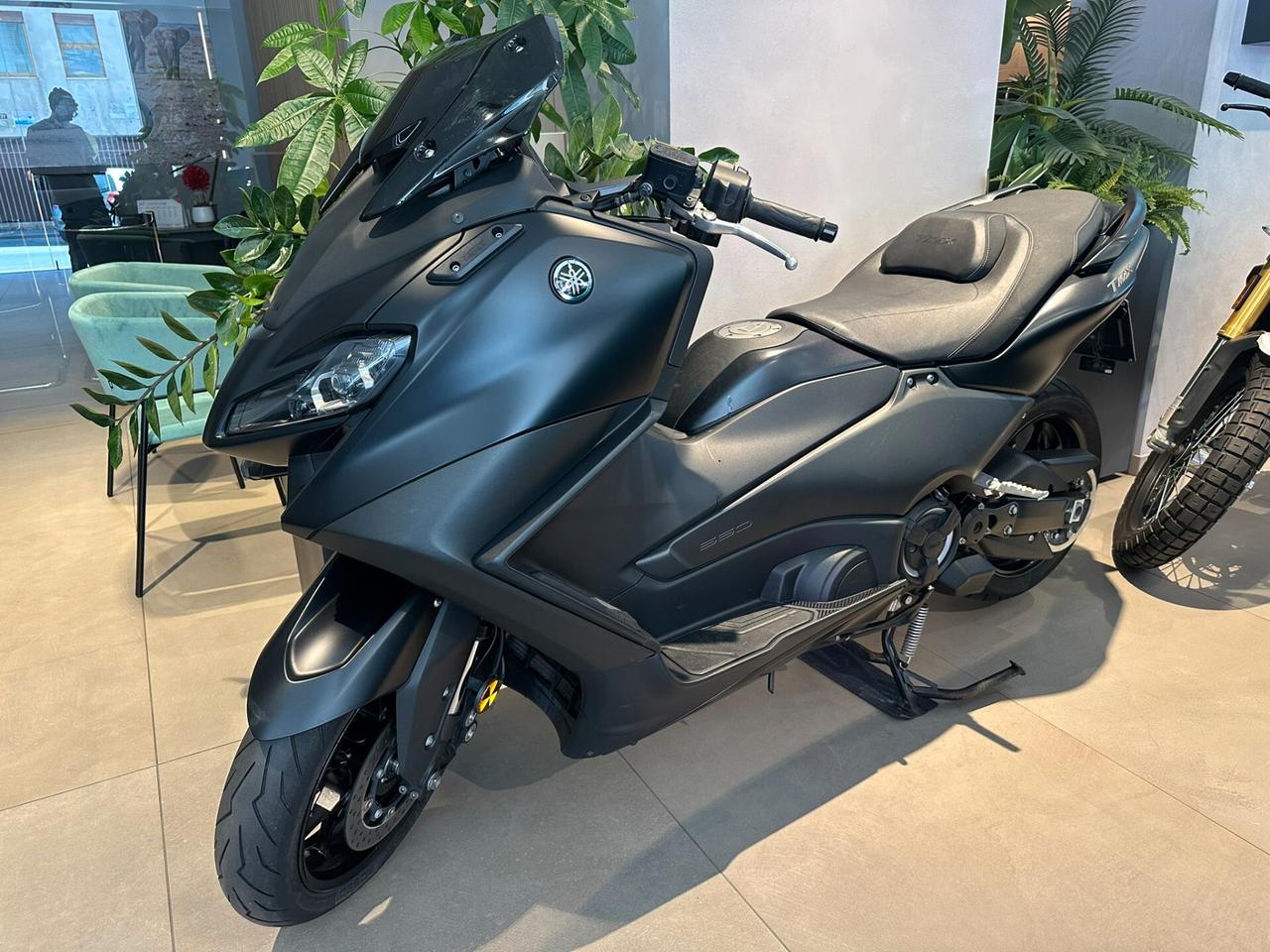 Yamaha TMAX 560 2022