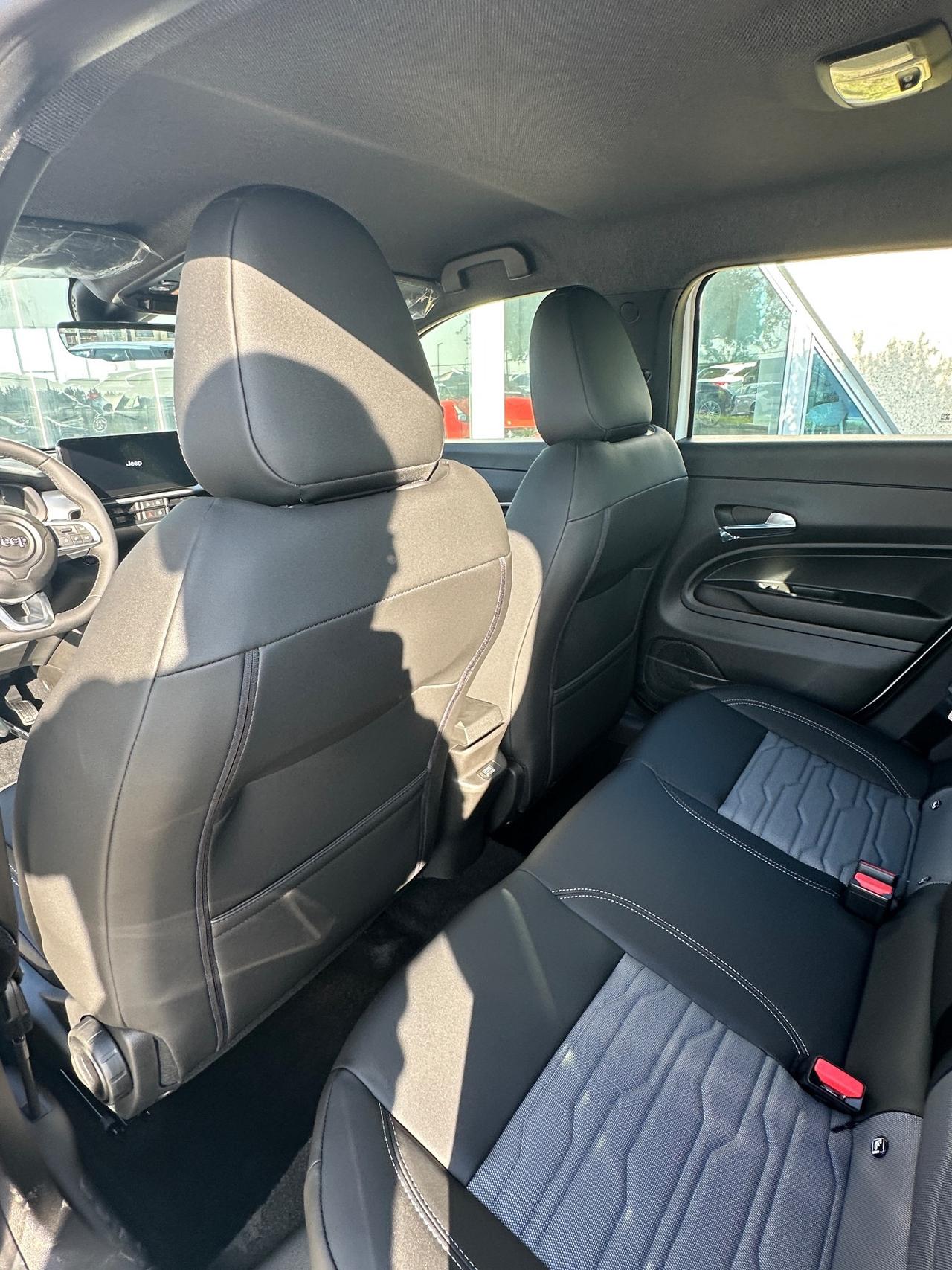 Jeep Avenger 1.2 Upland 4xe possibilità noleggio no scoring