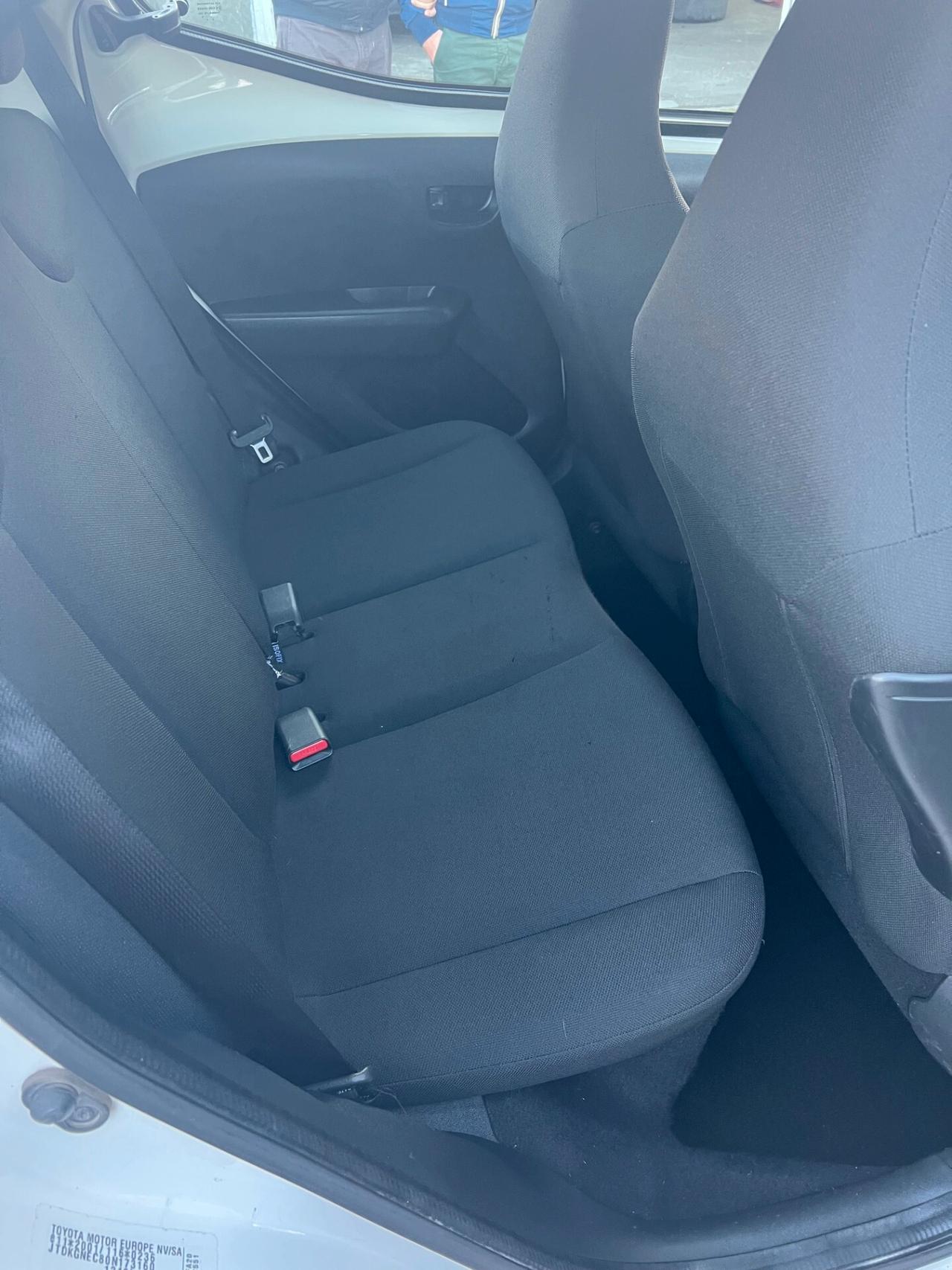 Toyota Aygo 1.0 VVT-i 69 CV 5 porte x-play TSS