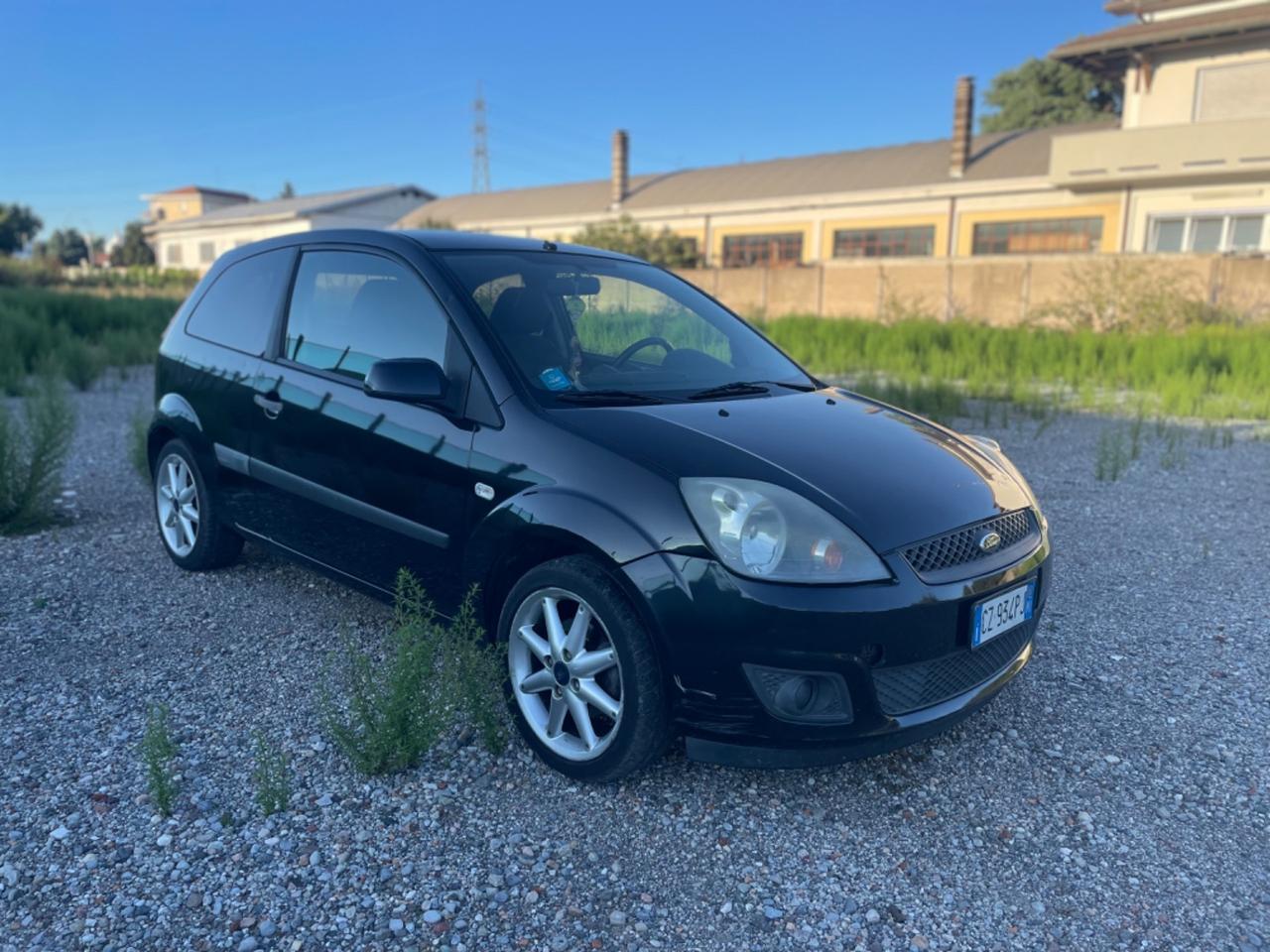 Ford Fiesta 1.4 16V 3p. Ghia