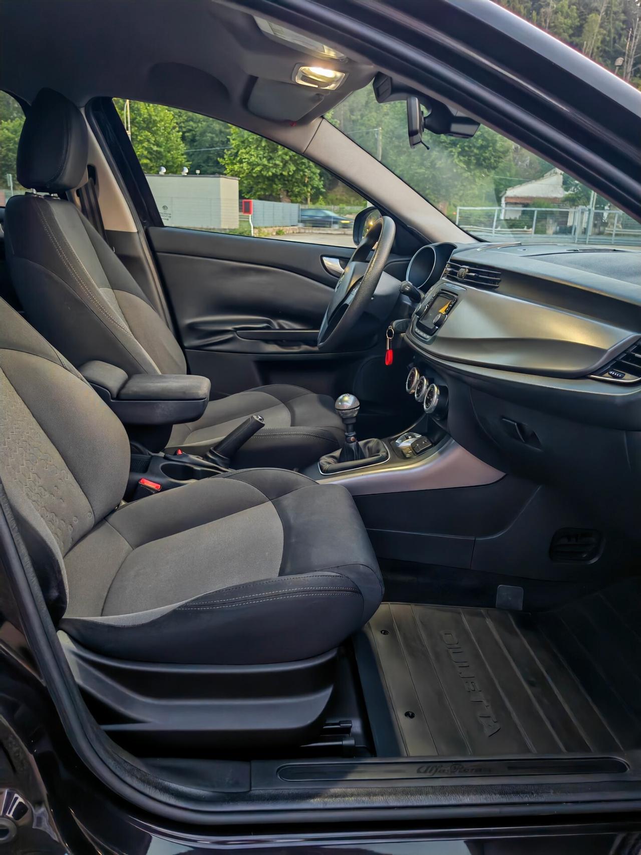 Alfa Romeo Giulietta 1.6 JTDm-2 105 CV Exclusive