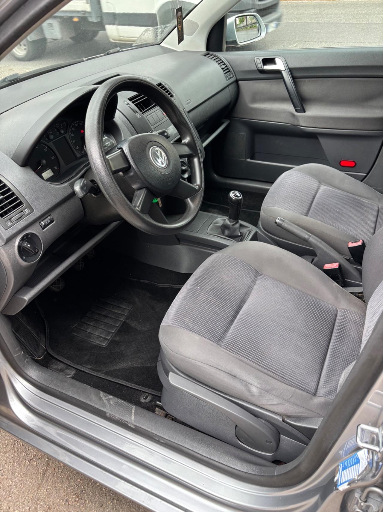 Volkswagen Polo 1.4/80CV 16V 5p. Sportline