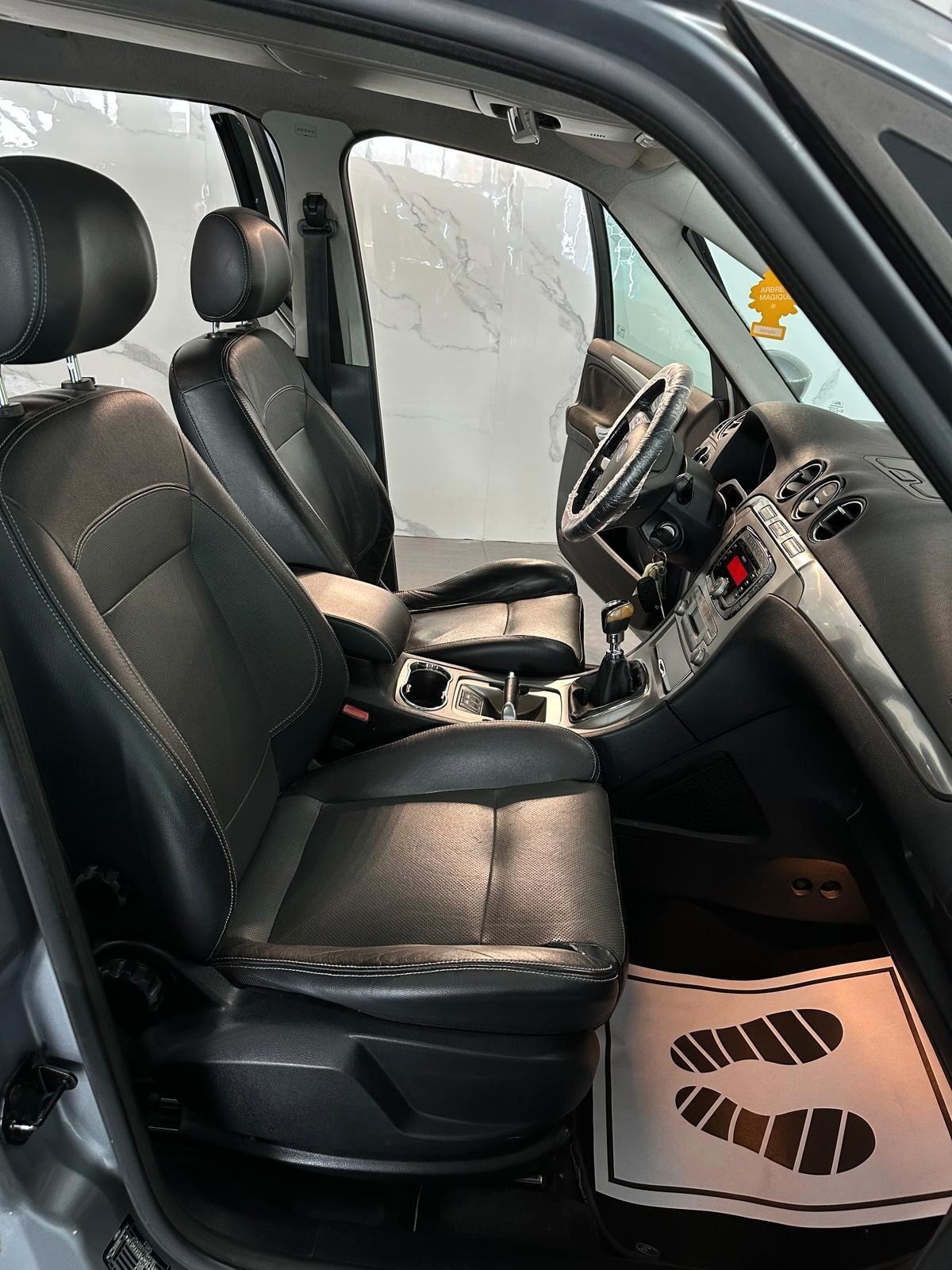 Ford Galaxy 2.2 TDCi 175 CV Ghia DPF