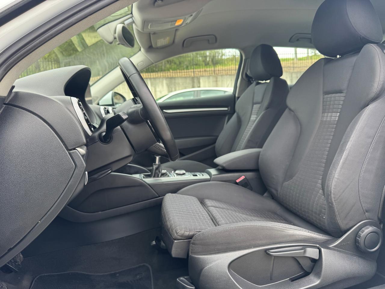 Audi A3 1.6 TDI 105cv AMBITON/2013