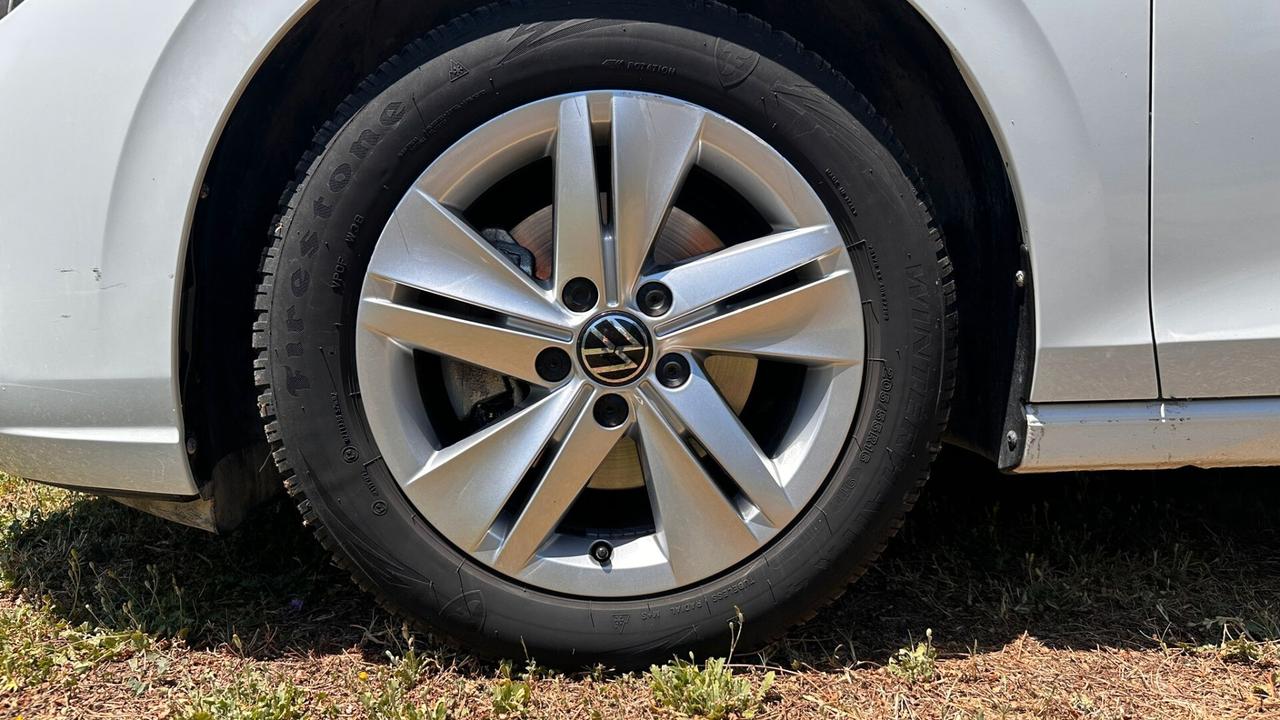 Volkswagen Golf 1.5 TGI Style 2021 PERFETTA NEOPATENT leggi testo