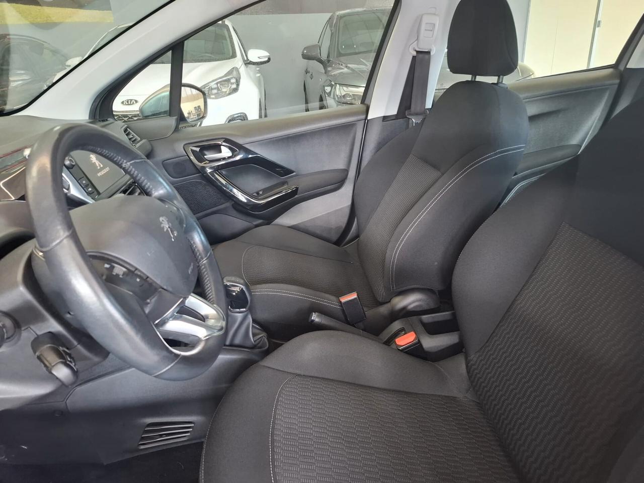 Peugeot 208 Benzina Manuale