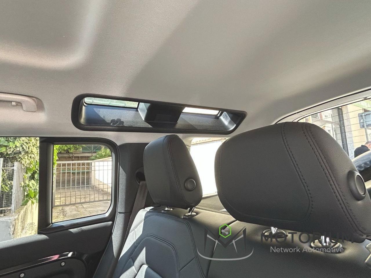 Land Rover Defender 110 3.0D 200 CV AWD-NO OBBLIGO FINANZIAMENTO-