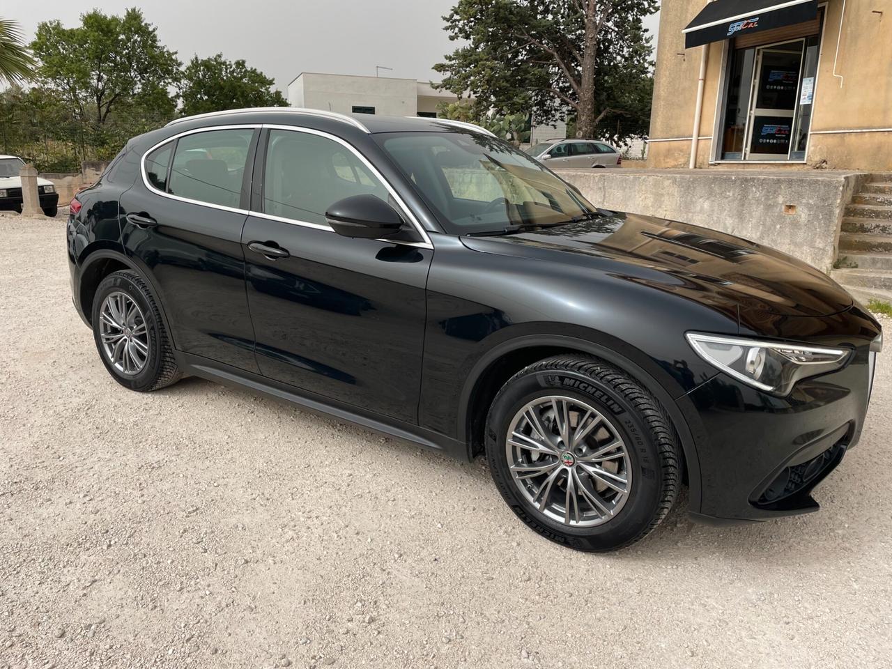 Alfa Romeo Stelvio 2.2 Turbodiesel 160 CV AT8 RWD Business