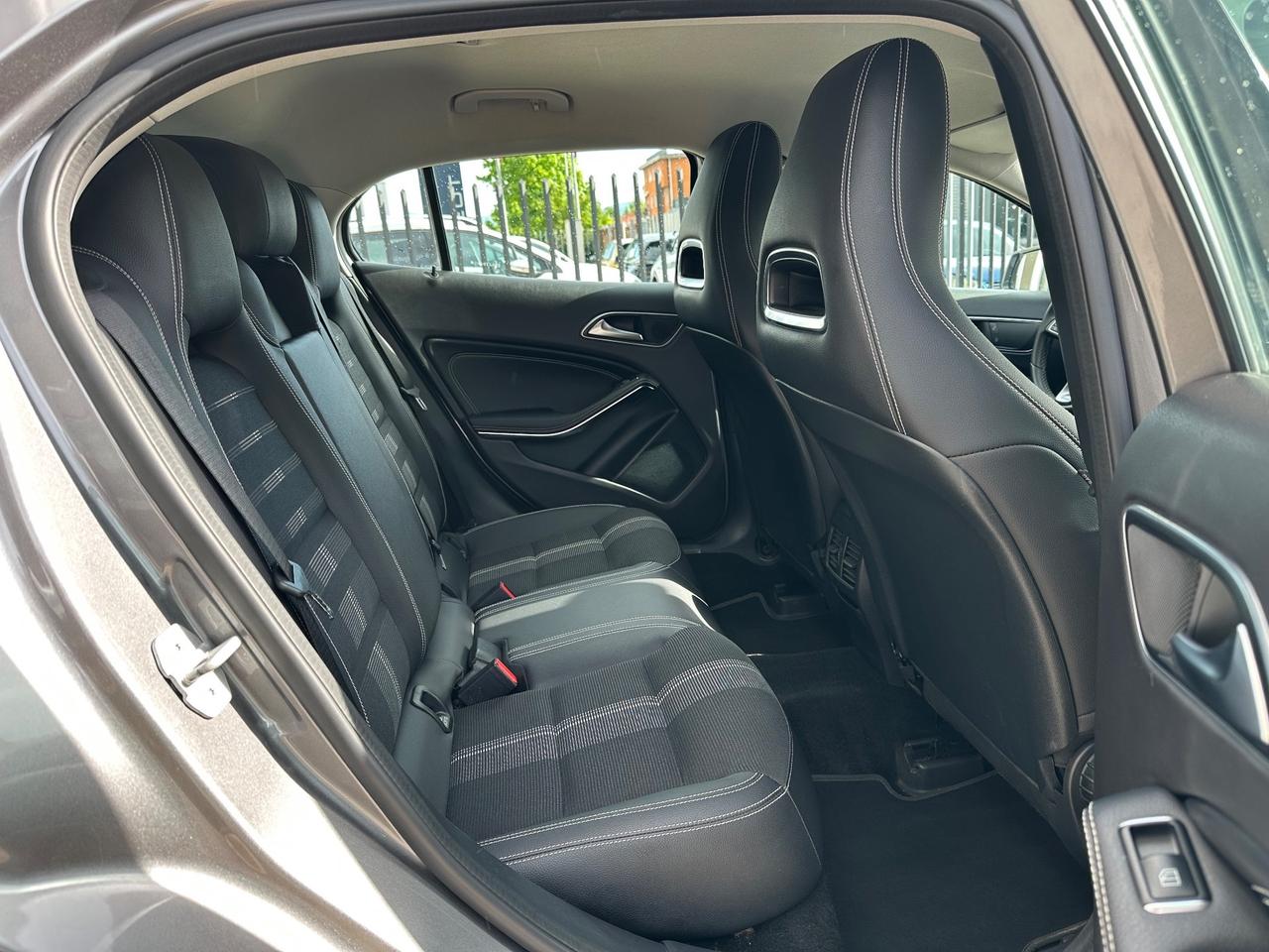Mercedes-benz GLA 200 d Premium