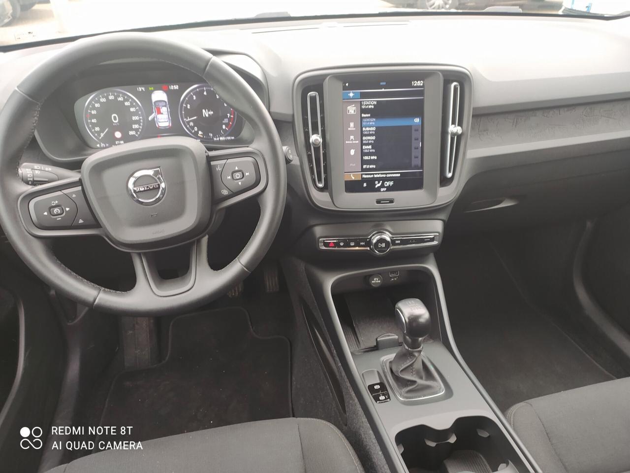 Volvo XC40 T2 1.5 benzina 130 cv