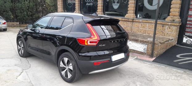 VOLVO - XC40 - T4 Recharge Plug-in Hyb. R-design