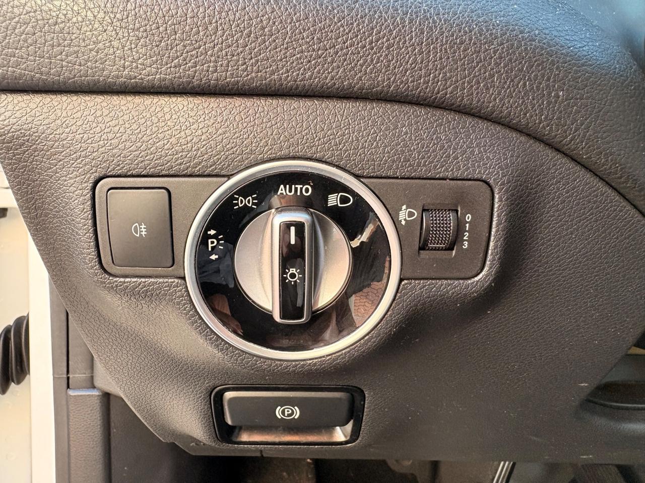 Mercedes-benz CLA 180 Shooting Brake Sport - NEOPATENTATI - E6