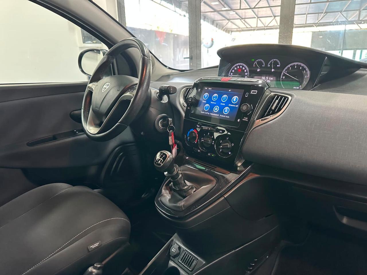 Lancia Ypsilon 1.0 FireFly 5 porte S&S Hybrid Gold Plus