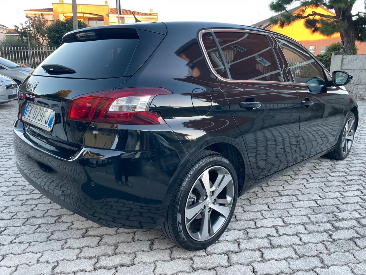 Peugeot 308 1.6 bluehdi Gt Line TETTO+NAVI+LED NEOPATENTATI OK