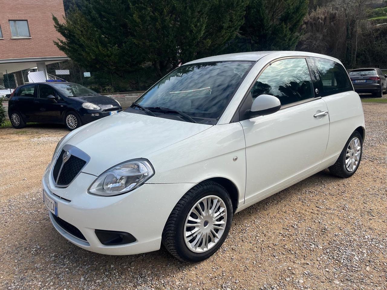 Lancia Ypsilon 1.4 Benzina/GPL - Neopatentati